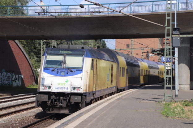 Regionalexpress der Verkehrsgesellschaft Start Unterelbe in Hamburg-Harburg
