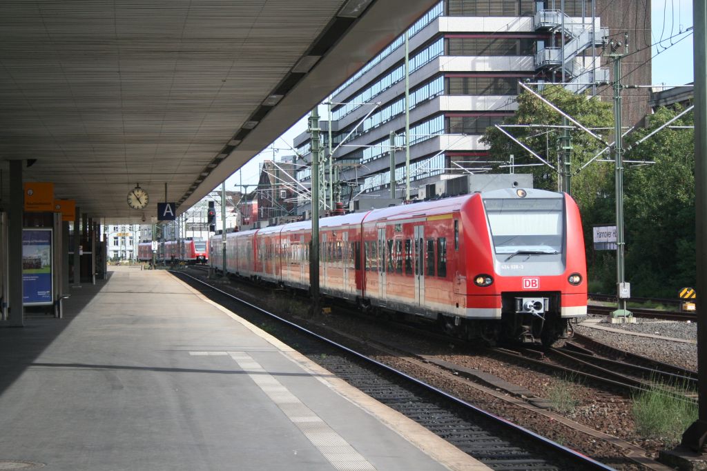 Triebwagen der S-Bahn in Hannover Hbf