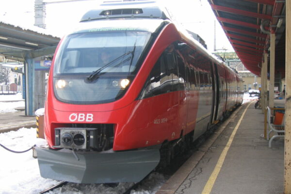 S-Bahn der ÖBB in Salzburg
