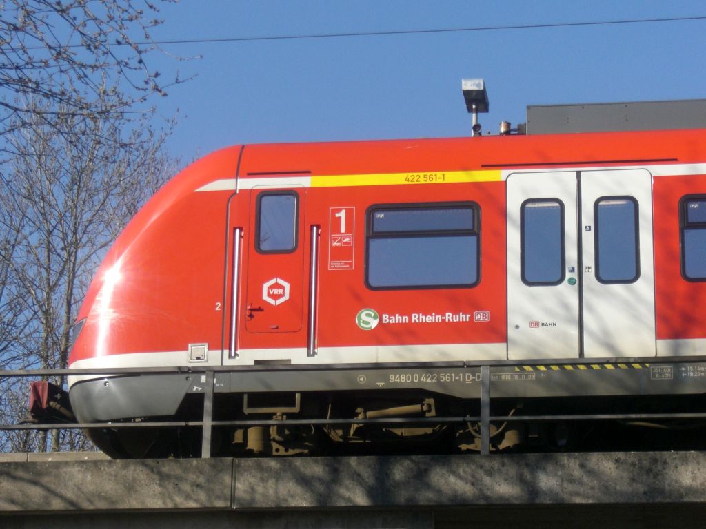 S-Bahn der Linie S 1 in Dortmund-Kley
